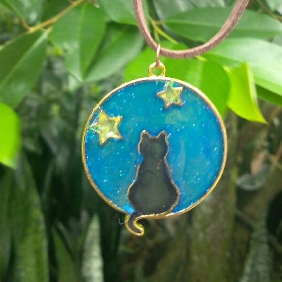 Handmade Cat Pendant by Imagine Different - Picture 2 of 3